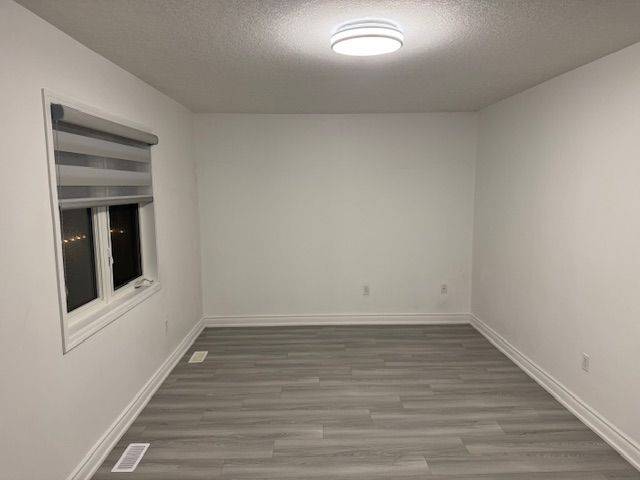 Hamilton, ON L0R 1C0,56 CLEGHORN DR