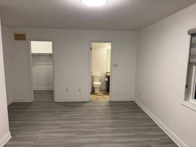 Hamilton, ON L0R 1C0,56 CLEGHORN DR