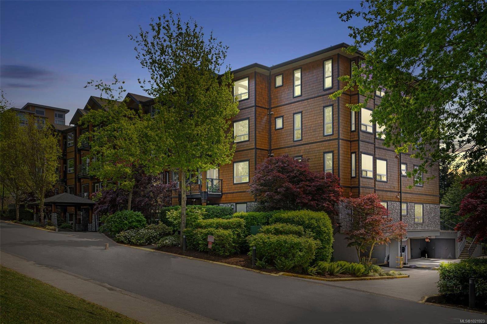 View Royal, BC V9B 0H7,201 Nursery Hill Dr #210