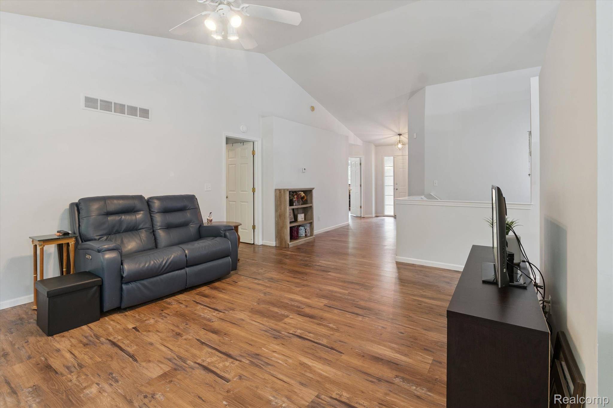 Grand Blanc, MI 48439,5128 Sandalwood CIR