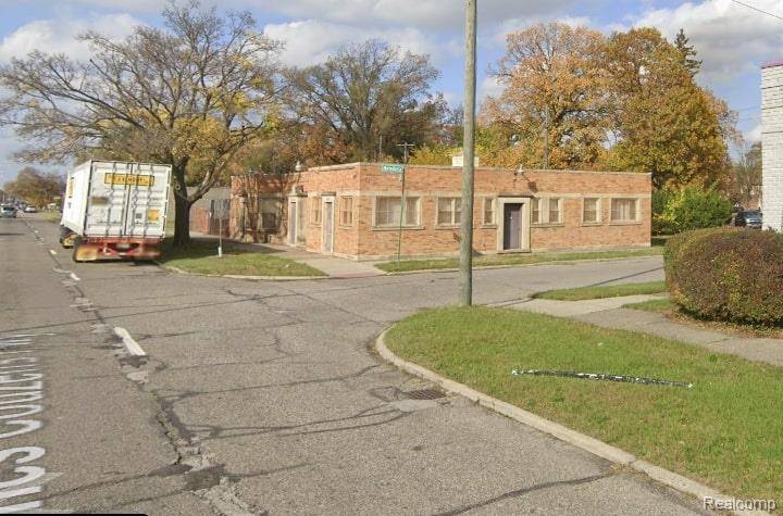 Detroit, MI 48221,16210 James Couzens FWY