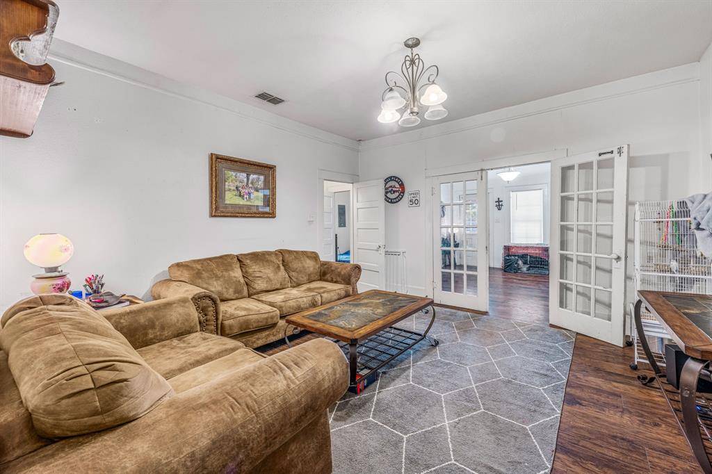 Stephenville, TX 76401,863 N CLINTON