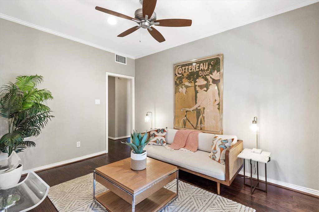 Fort Worth, TX 76109,4403 Bellaire Drive S #224S