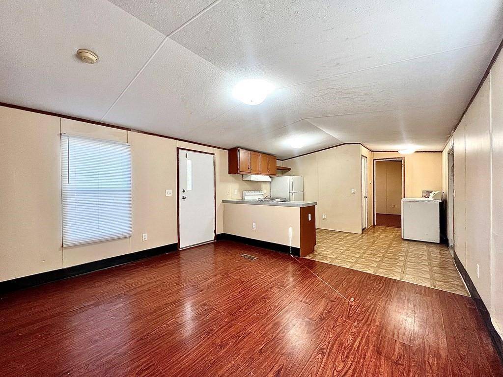 Gun Barrel City, TX 75156,304 Wildwind Street