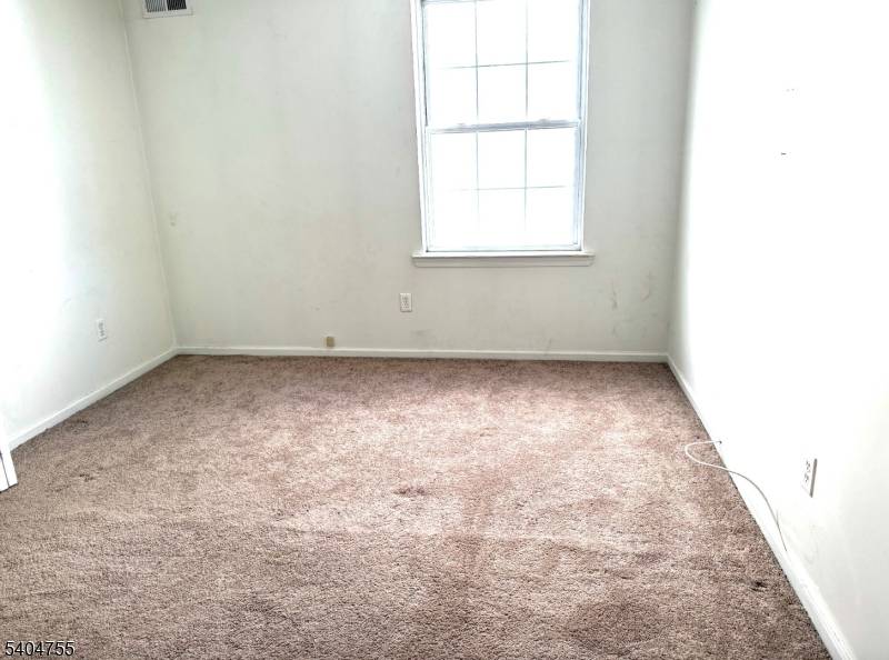 Elizabeth City, NJ 07201,566 Pennsylvania Ave