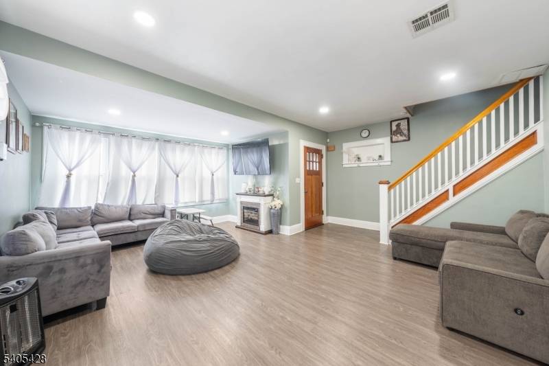 Linden City, NJ 07036,343 Dewitt St