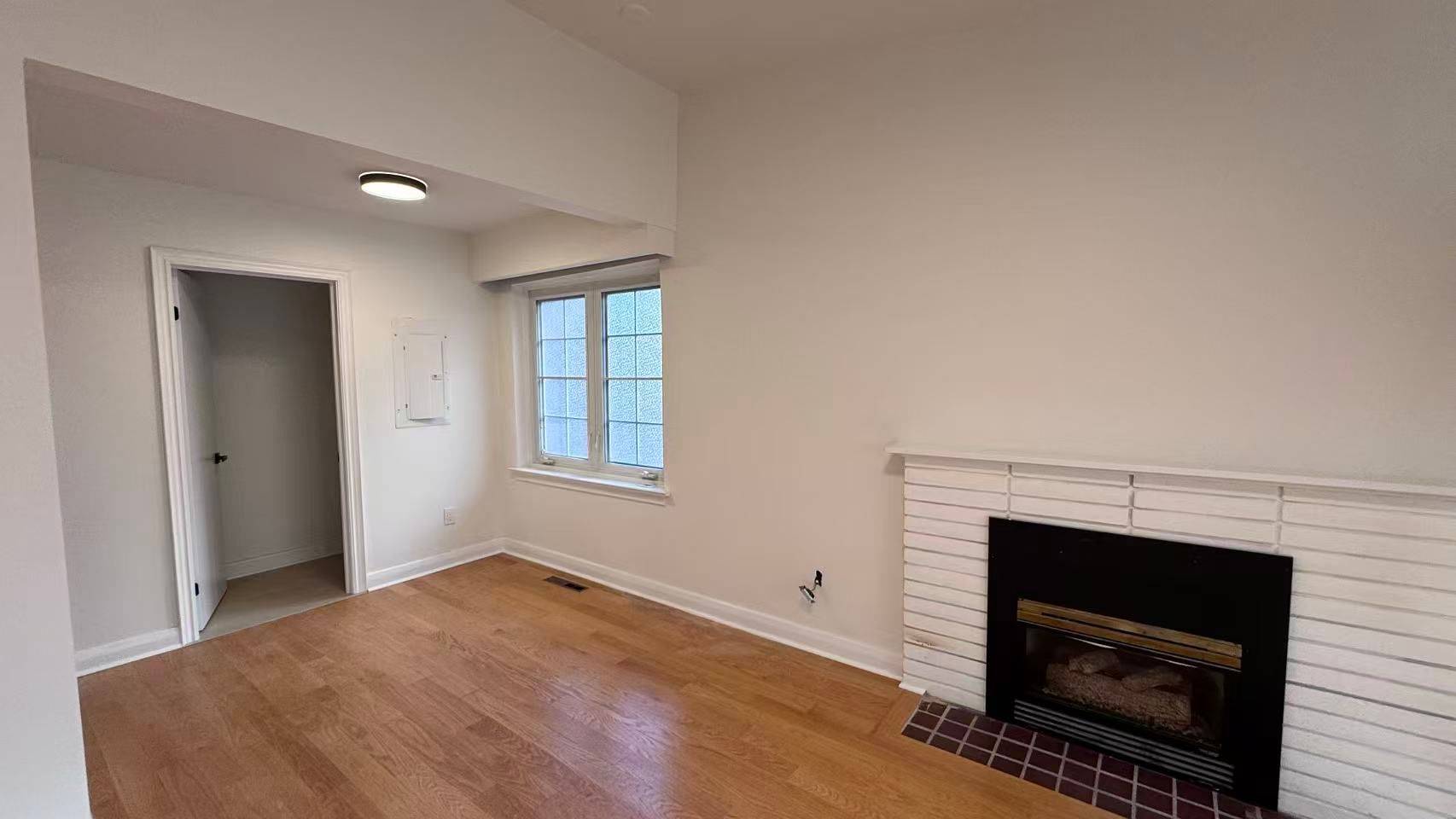 Toronto C13, ON M3C 2E7,66 Paperbirch DR #A