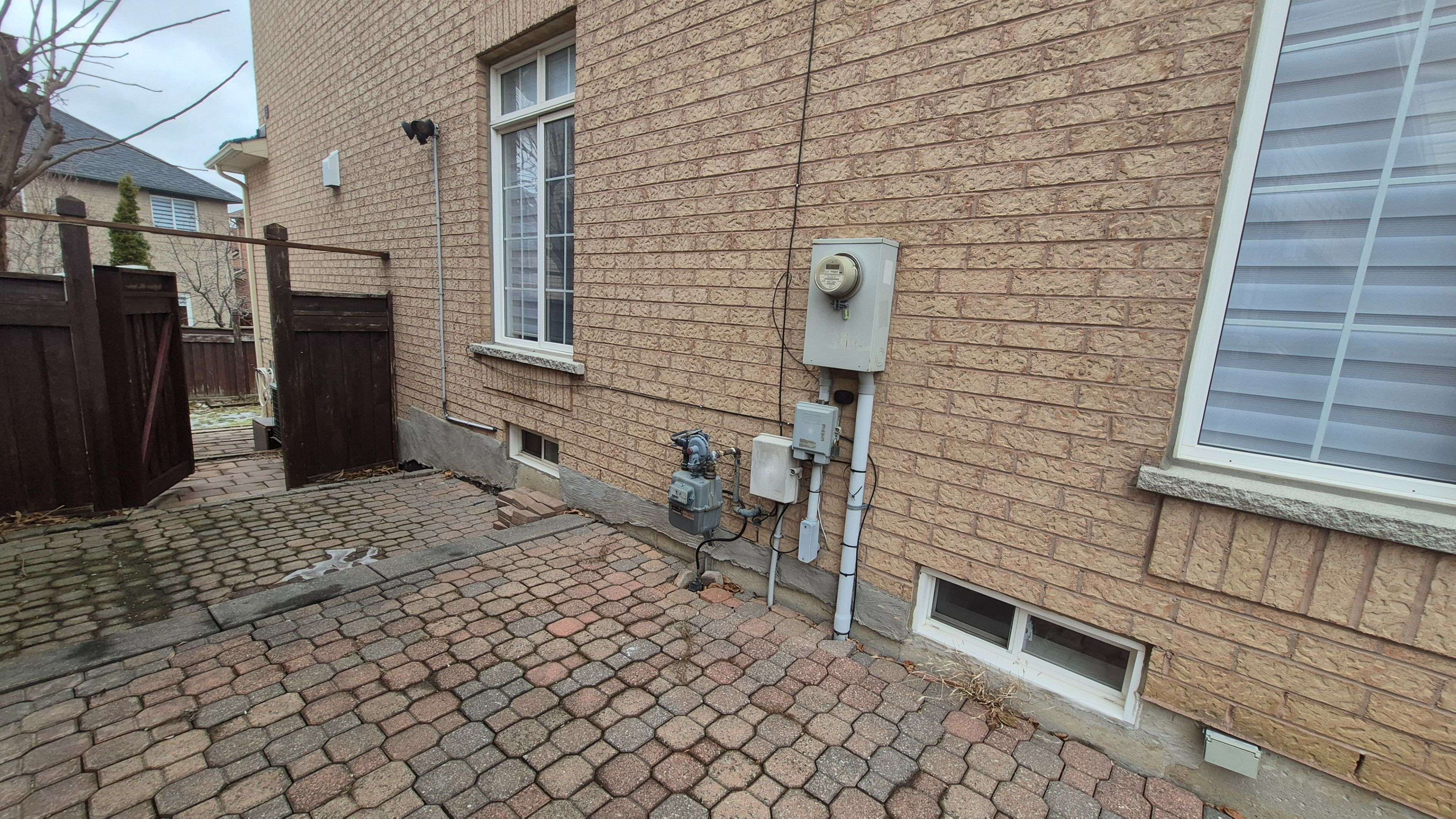Vaughan, ON L4H 2E3,32 Signet WAY #Basement Apartment