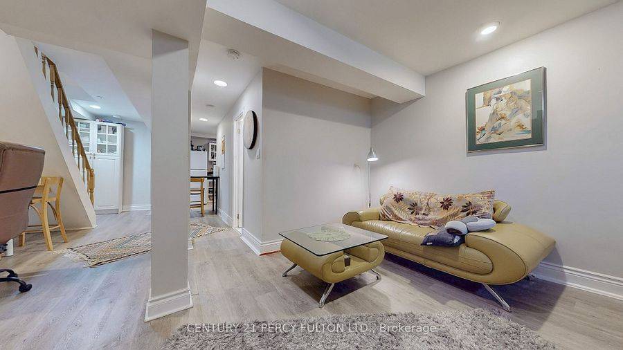 Markham, ON L3T 5J3,158 Holm CRES #bsmnt