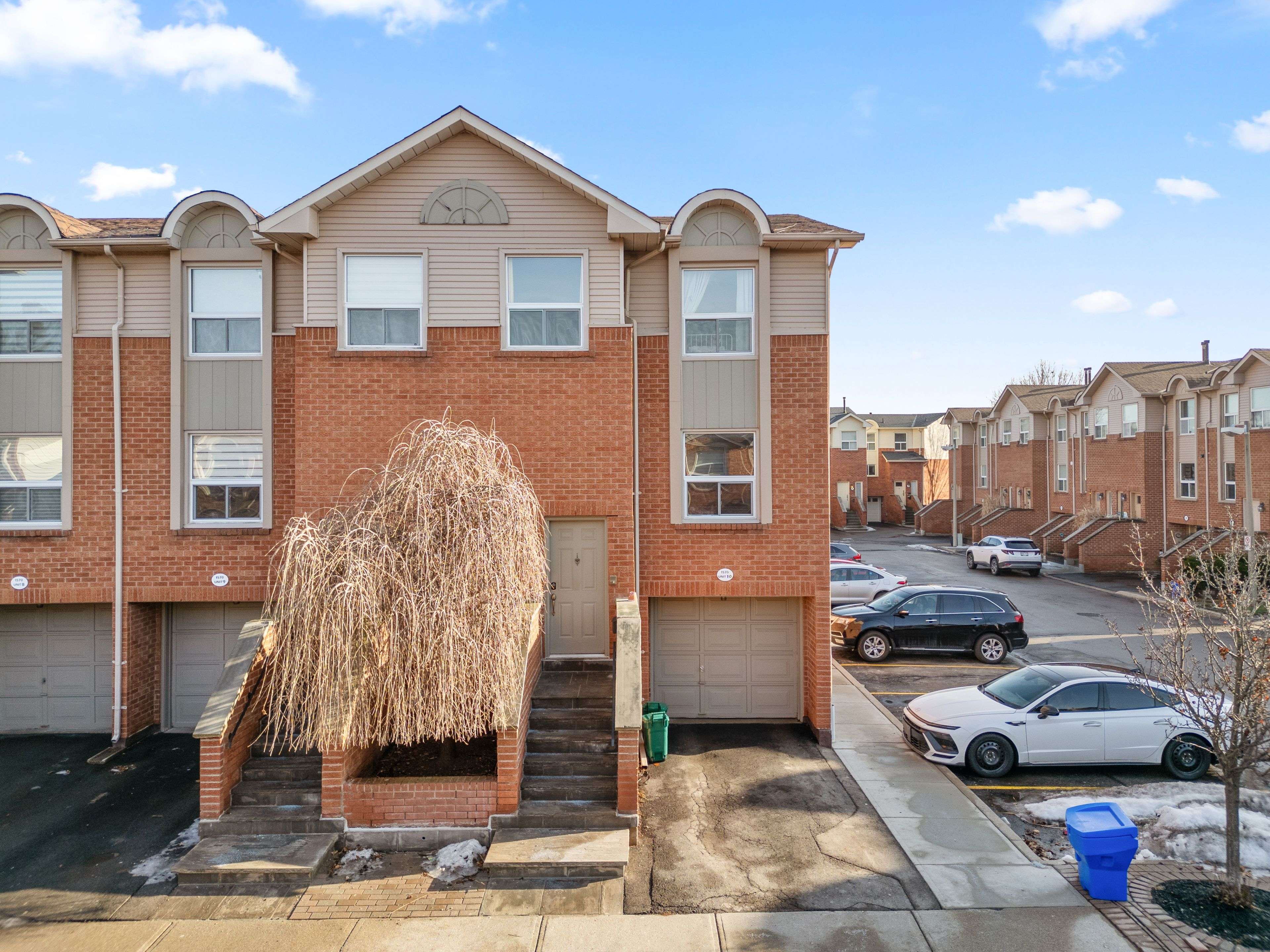Oakville, ON L6M 3J3,1570 Reeves Gate #10