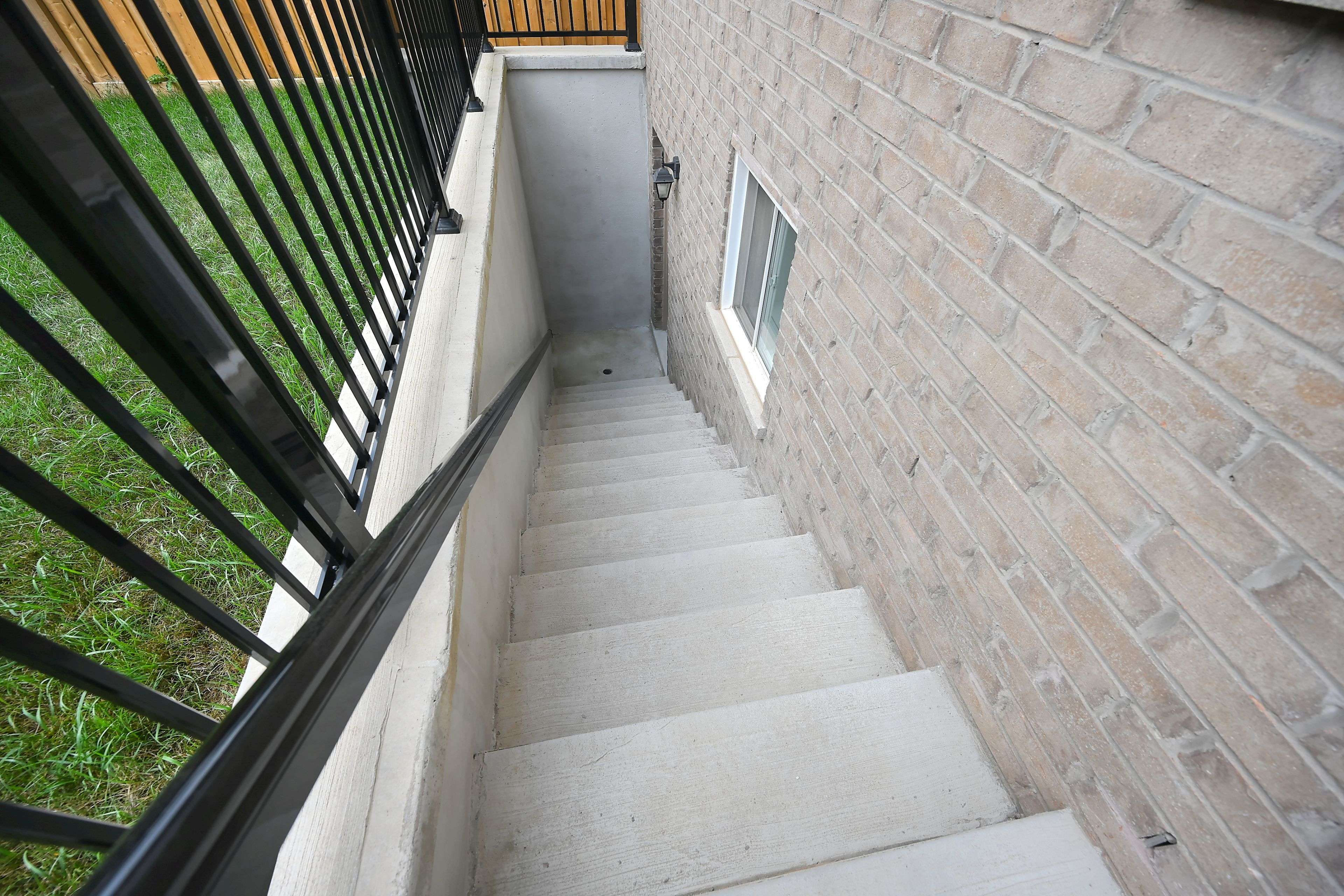 Oakville, ON L6H 0Z6,46 Mevira GDNS