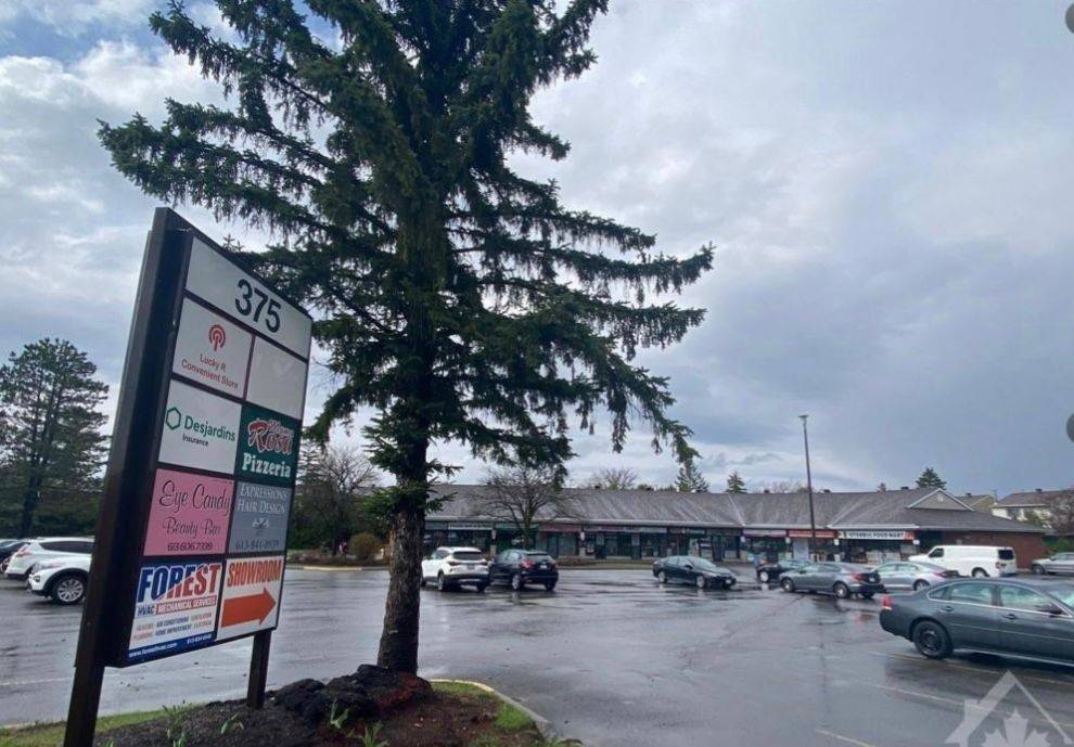 Orleans - Cumberland And Area, ON K1E 3E6,375 DES EPINETTES AVE