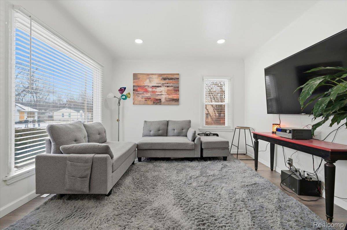 Detroit, MI 48235,19466 Oakfield ST