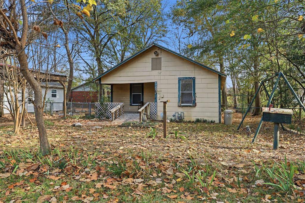 Lindale, TX 75771,409 N Henry Street