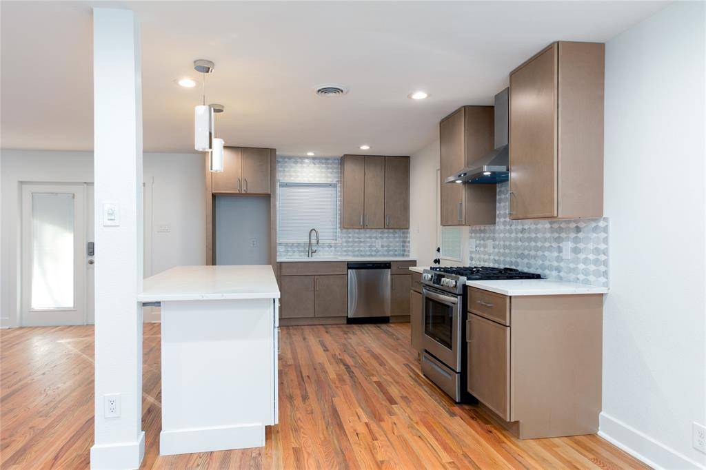 Dallas, TX 75211,1241 Stevens Ridge Drive