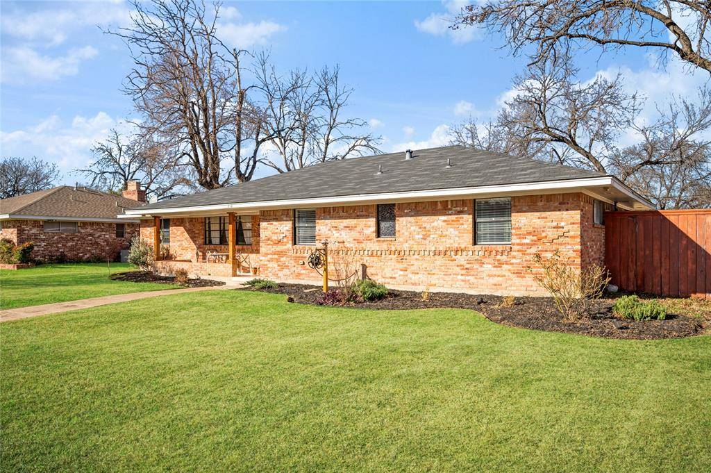 Grand Prairie, TX 75050,810 Danish Drive