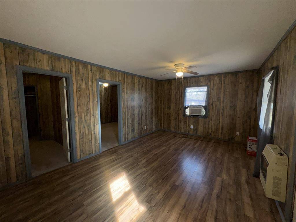 Quinlan, TX 75474,1980 Apache Road