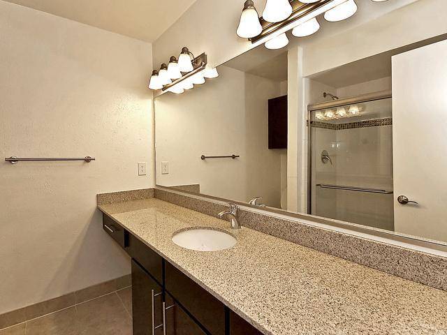 Dallas, TX 75206,5909 Birchbrook Drive #127