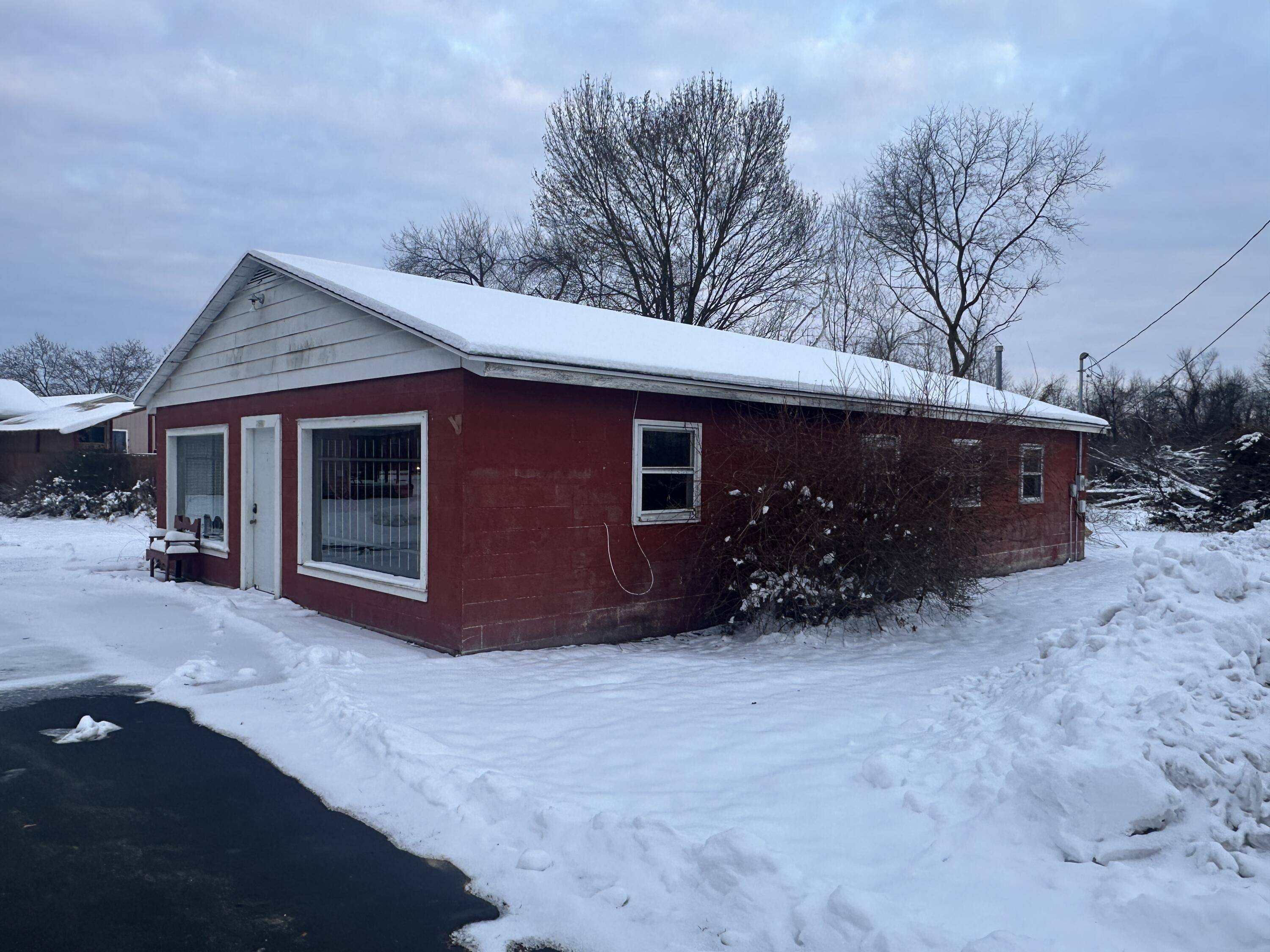 Albion, MI 49224,16987 W Michigan AVE