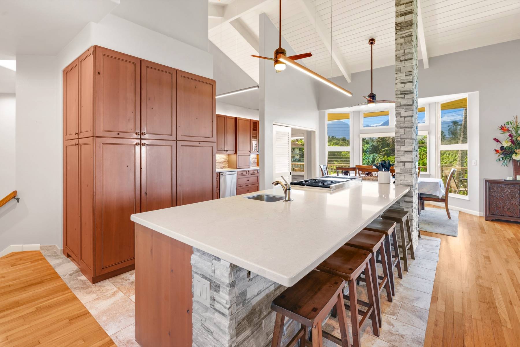 Princeville, HI 96722,3564 KAWEONUI RD