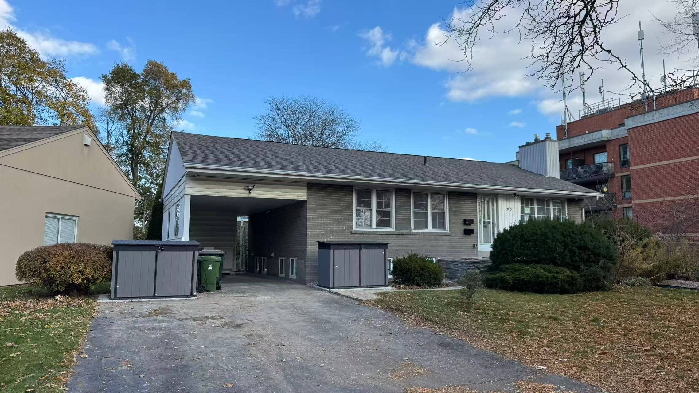 Toronto C13, ON M3C 2E7,66 Paperbirch DR #B