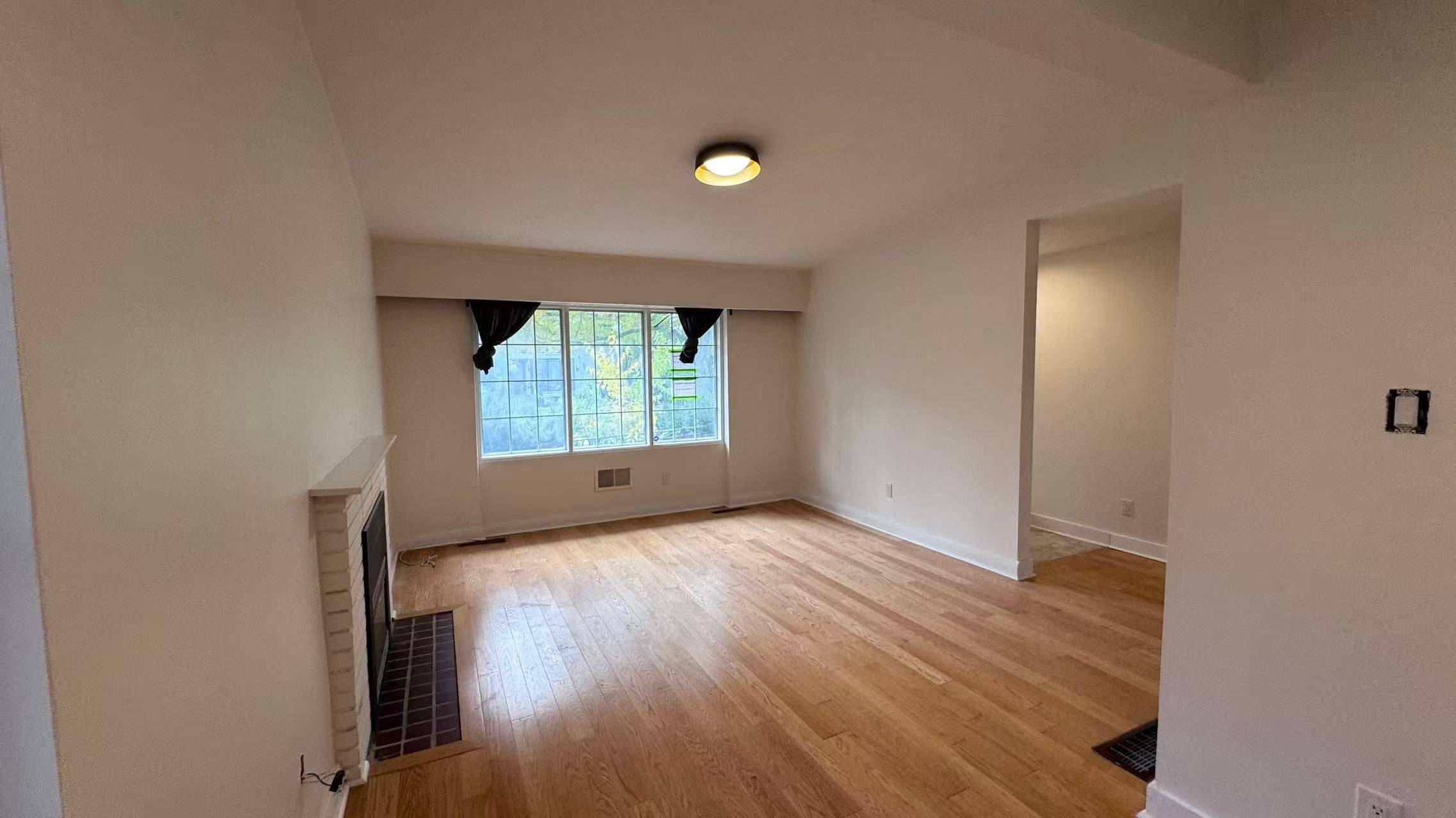 Toronto C13, ON M3C 2E7,66 Paperbirch DR #B