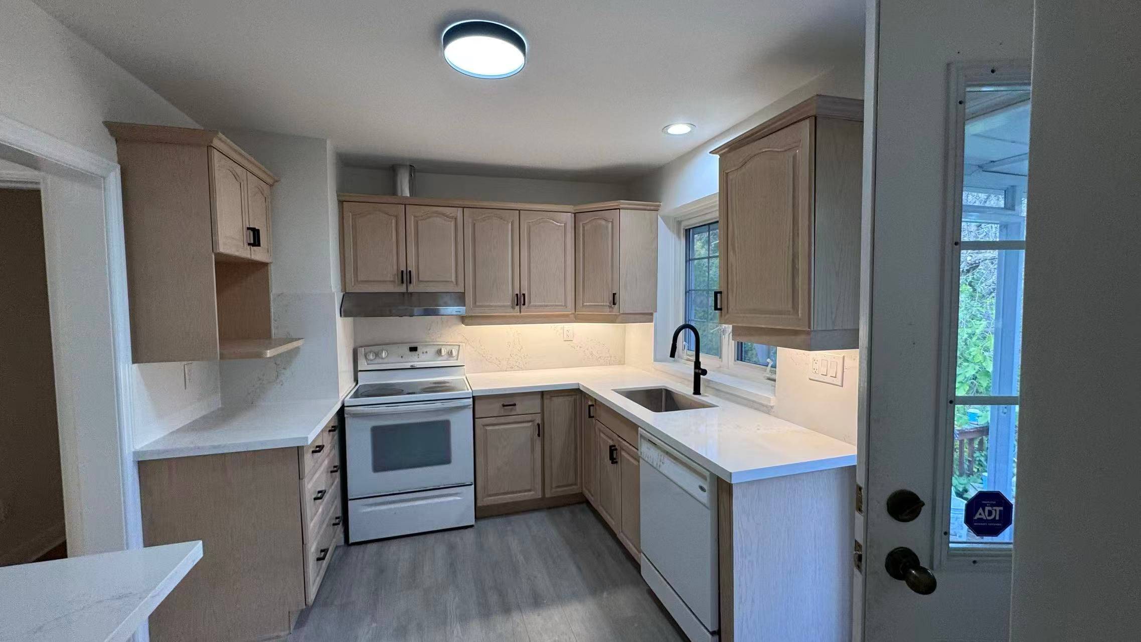 Toronto C13, ON M3C 2E7,66 Paperbirch DR #C