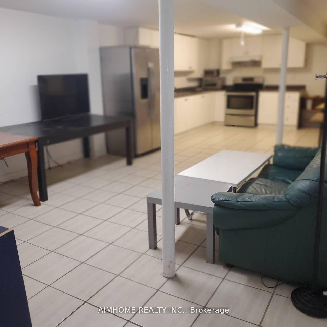 Toronto E07, ON M1S 1B3,18 Reidmount AVE #Basement