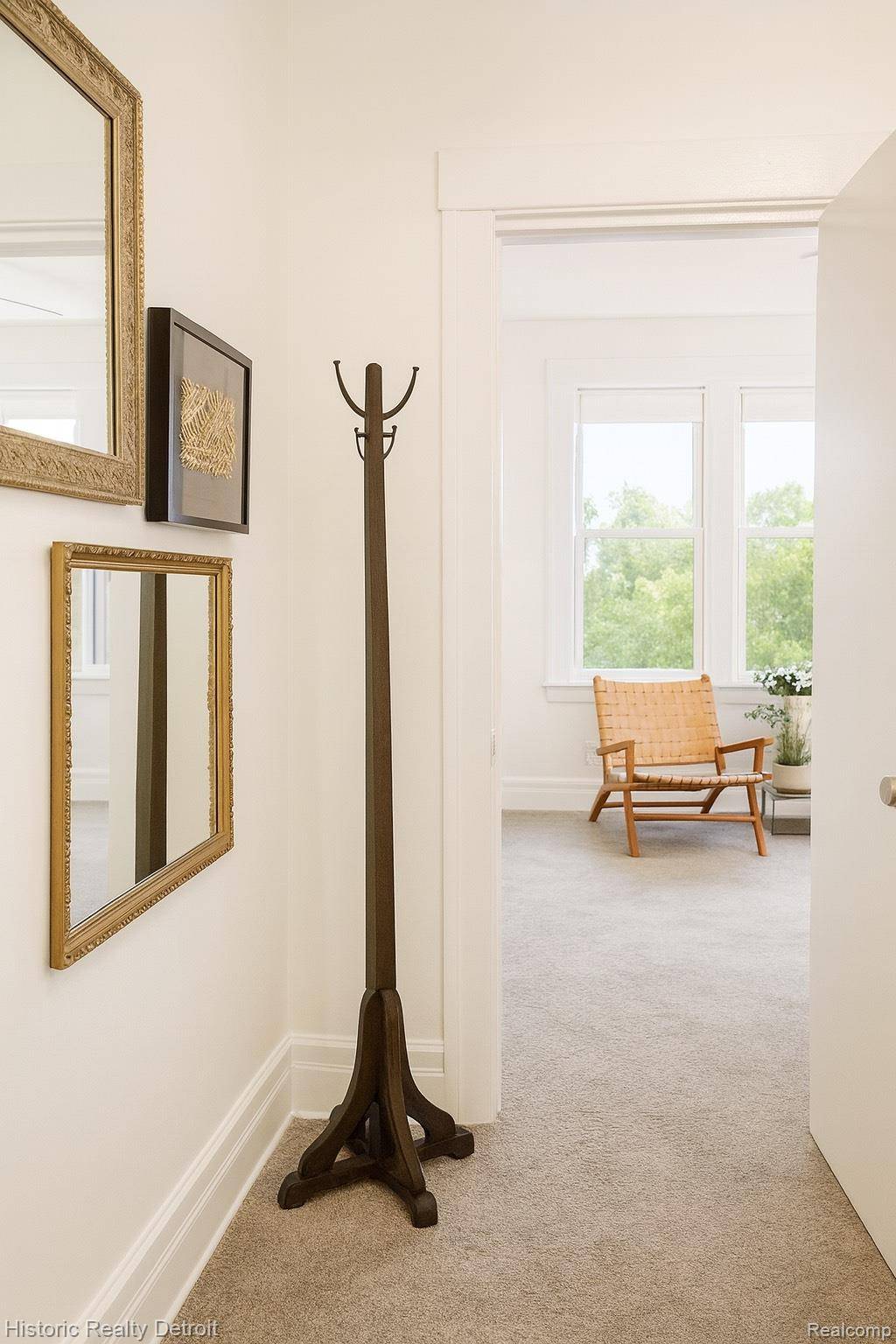 Detroit, MI 48213,5095 Van Dyke ST