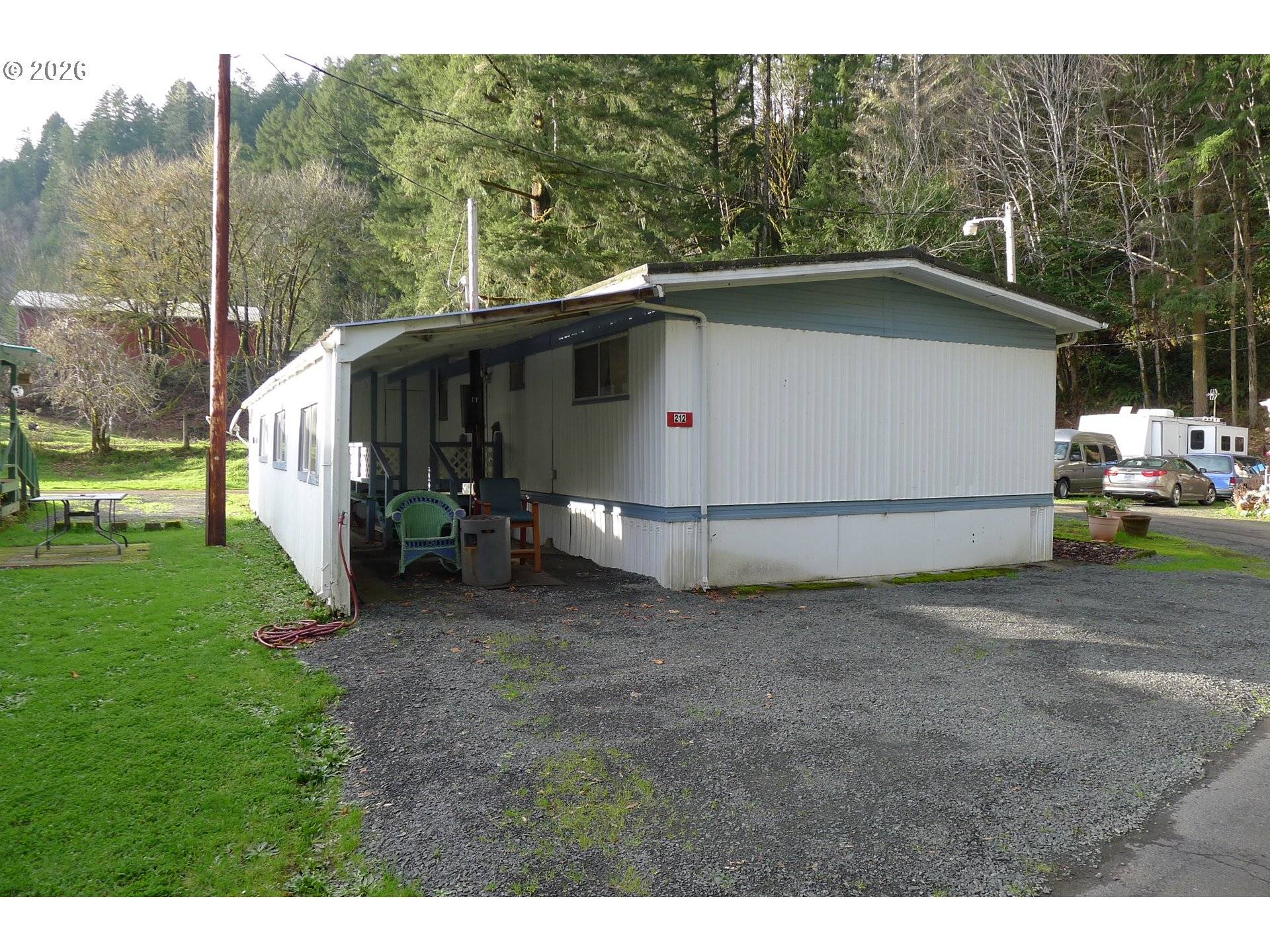 Elkton, OR 97436,212 WOODPECKER LN
