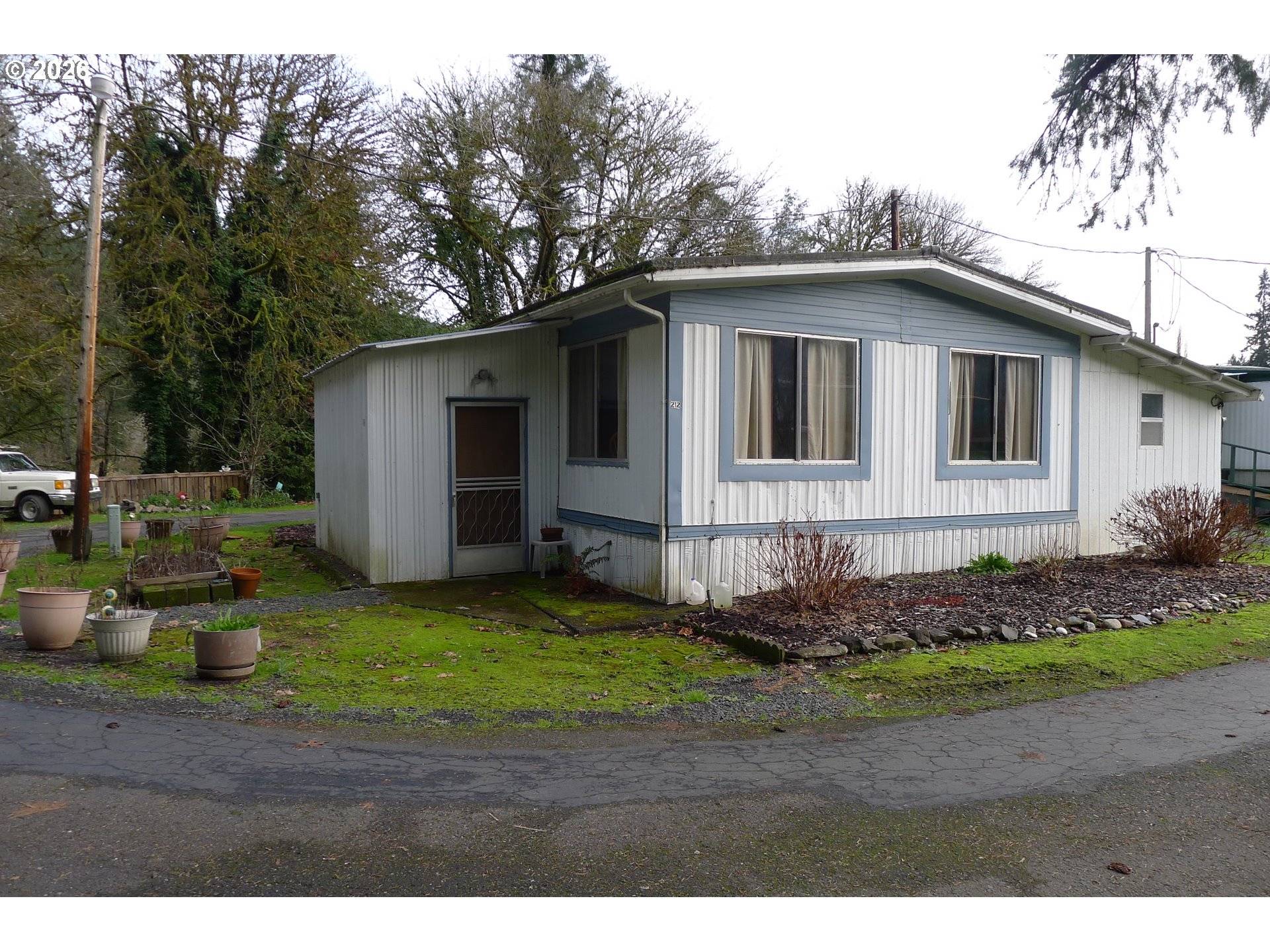 Elkton, OR 97436,212 WOODPECKER LN