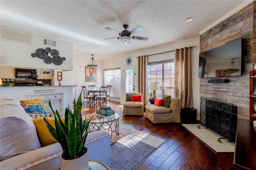 Dallas, TX 75254,5619 Preston Oaks Rd #502