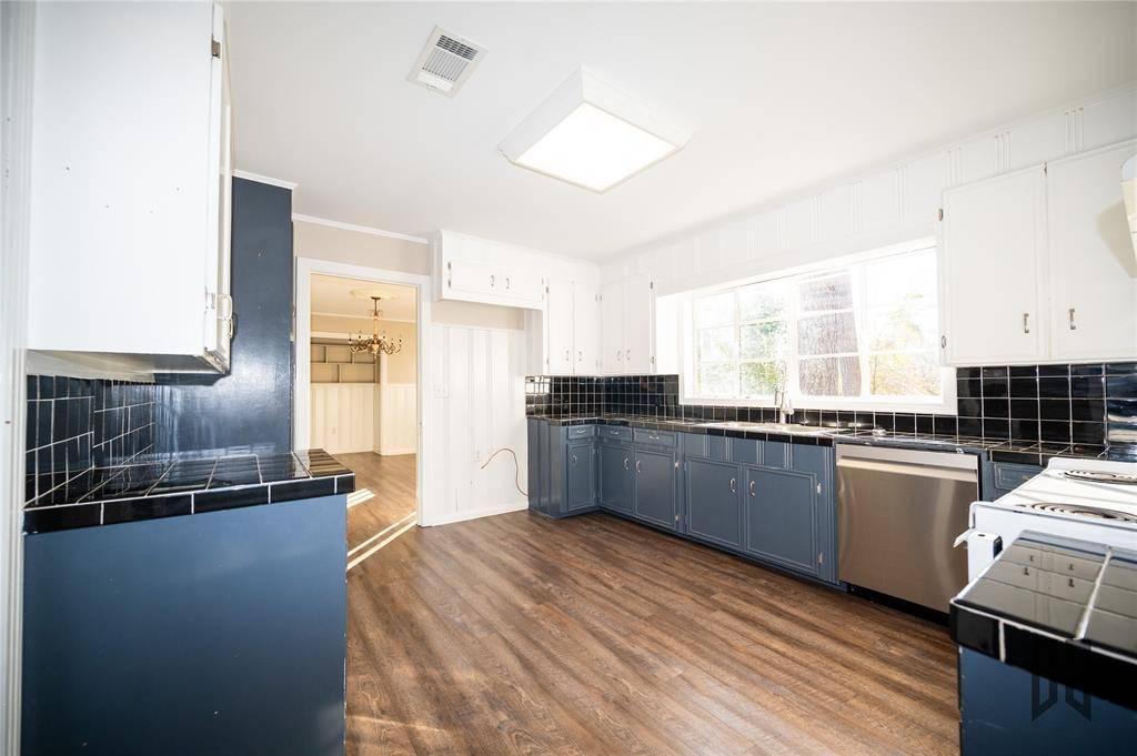 Minden, LA 71055,402 E Todd Street