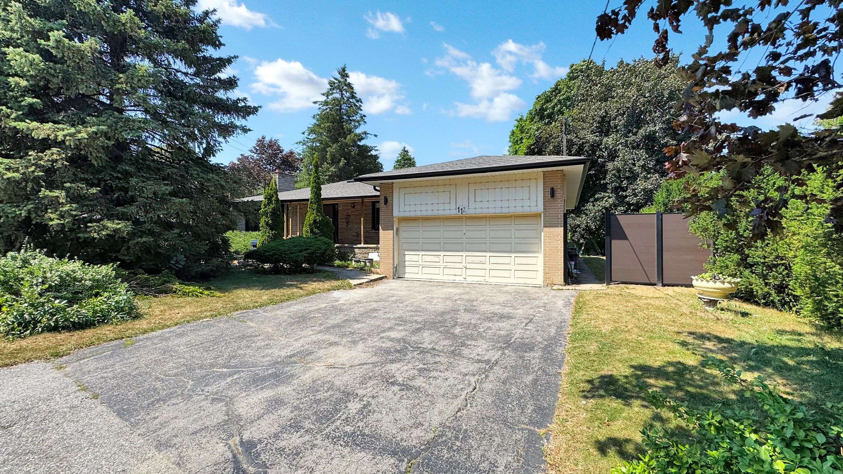 Toronto C15, ON M2K 1T4,114 Citation DR #B1