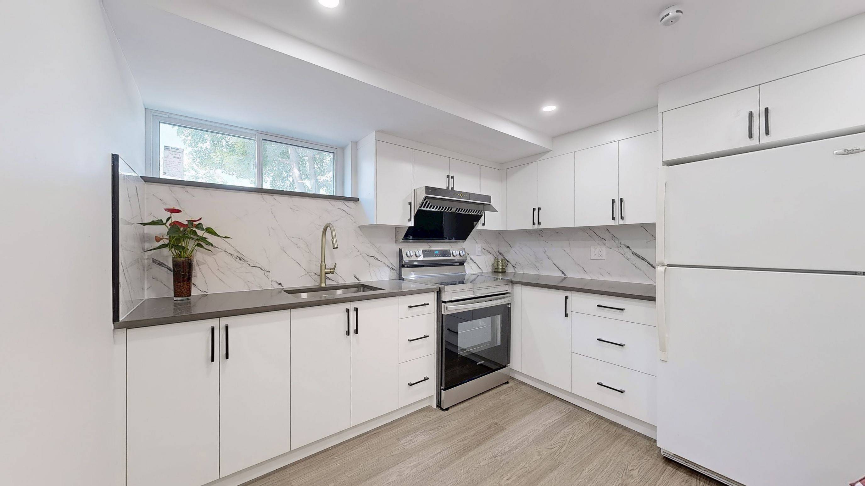 Toronto C15, ON M2K 1T4,114 Citation DR #B1