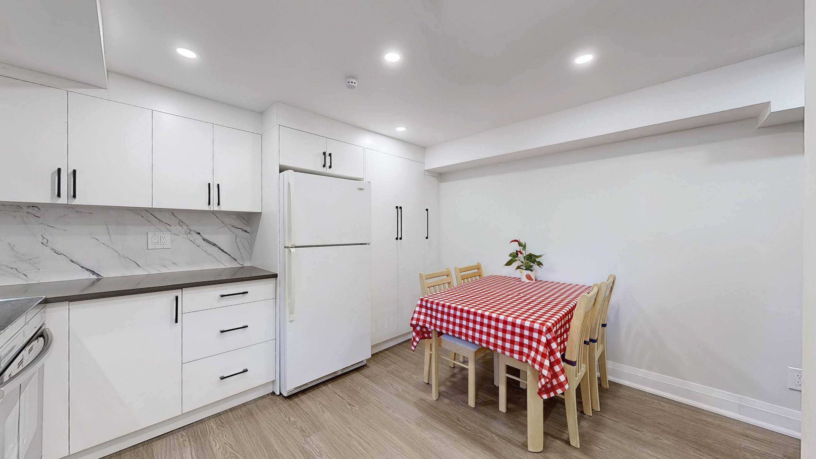 Toronto C15, ON M2K 1T4,114 Citation DR #B1