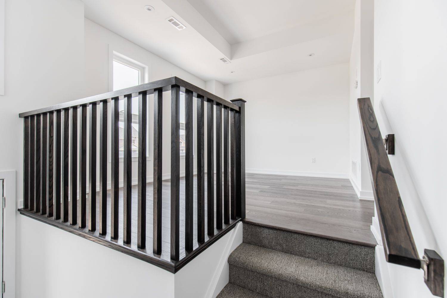 Hamilton, ON L8B 2A9,70 Kenesky DR #7