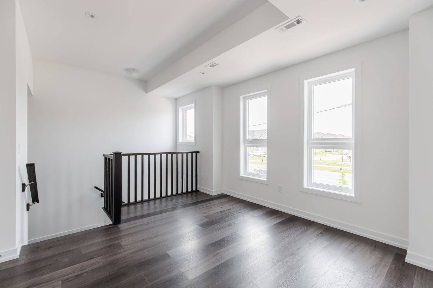 Hamilton, ON L8B 2A9,70 Kenesky DR #7