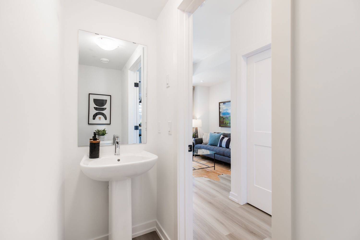 Hamilton, ON L8B 2A9,70 Kenesky DR #6