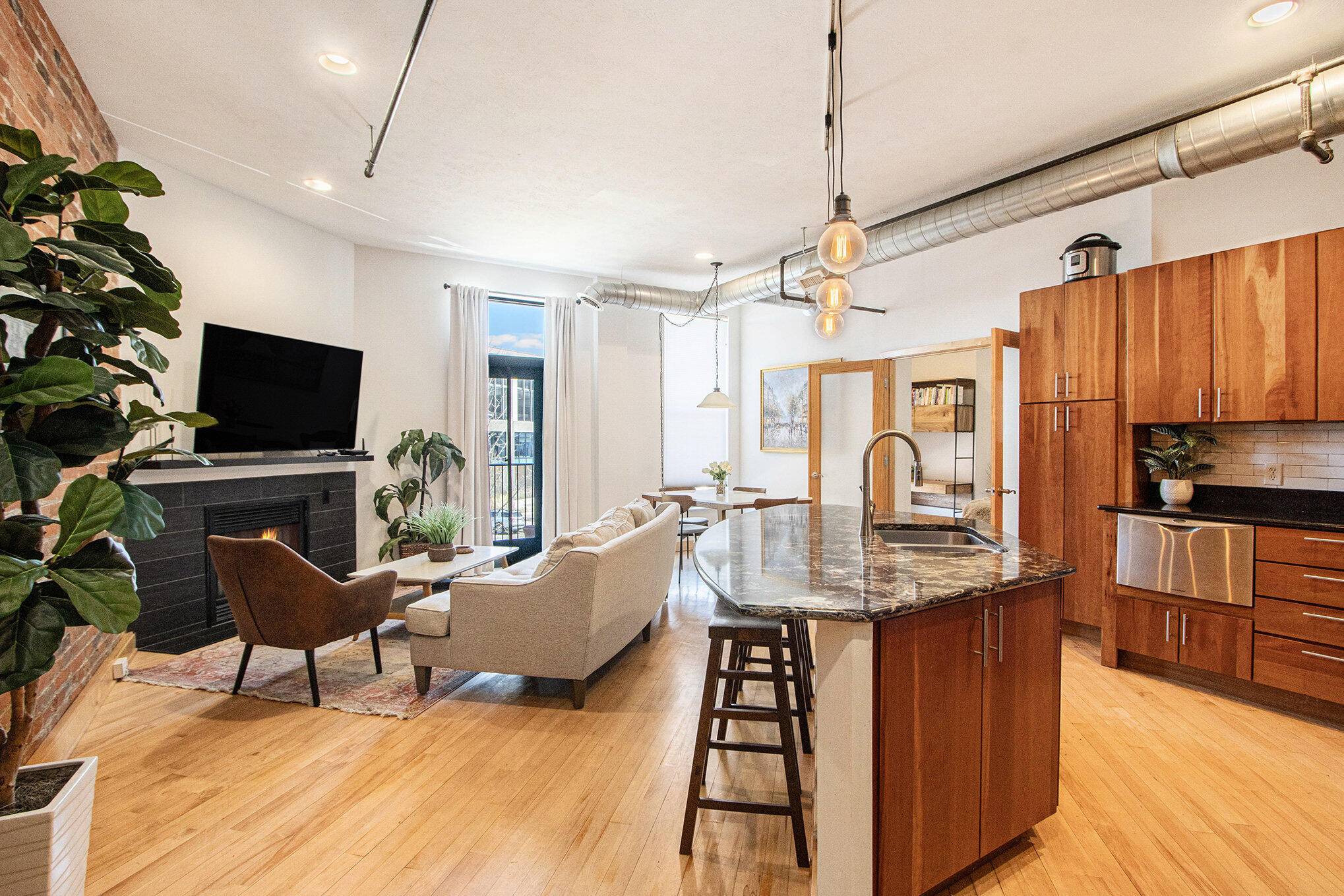 Kalamazoo, MI 49007,222 N Kalamazoo MALL #290