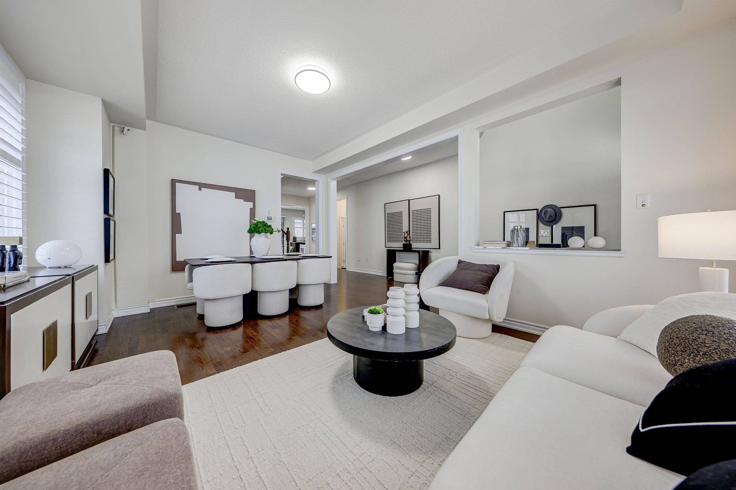 Markham, ON L6E 0J9,2 James Parrott AVE