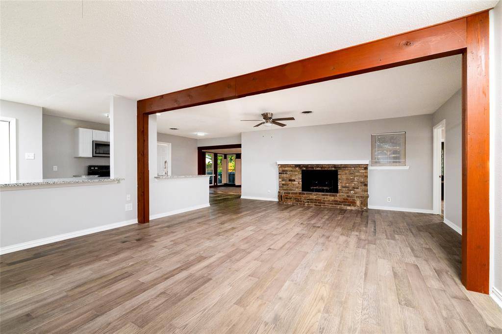 Hurst, TX 76053,637 Post Oak Drive