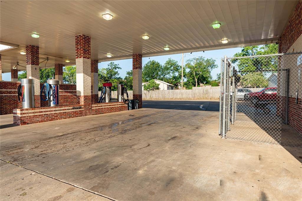 Pittsburg, TX 75686,109 S Greer Boulevard