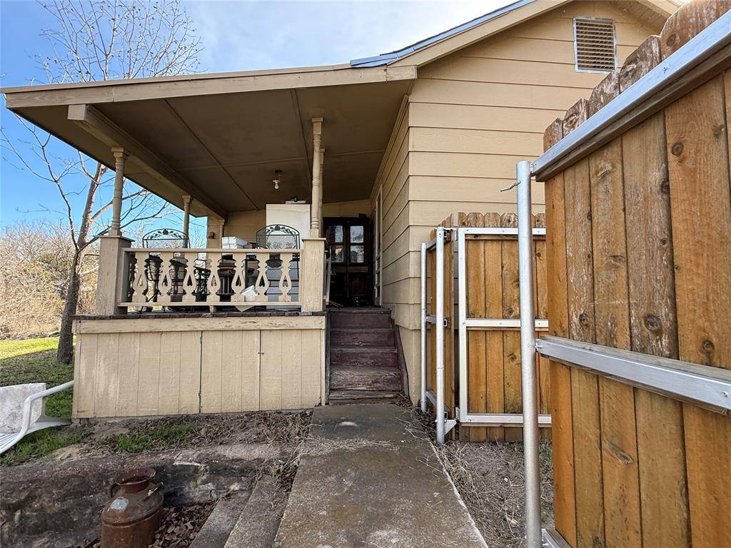 Hamilton, TX 76531,609 E Henry