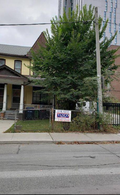 Toronto C01, ON M5T 2B4,172 Huron ST