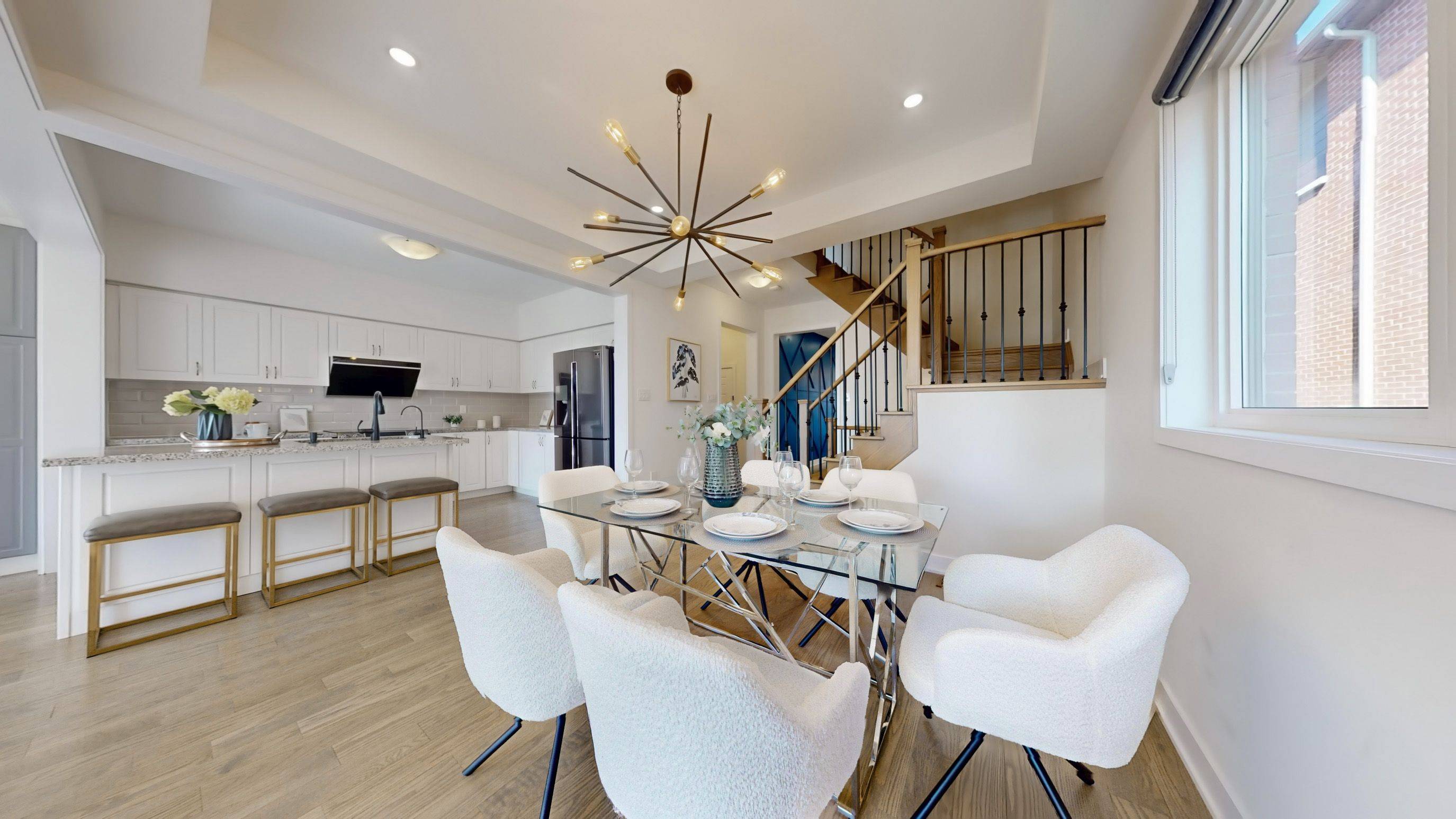 Aurora, ON L4G 0Z4,12 Badgerow WAY