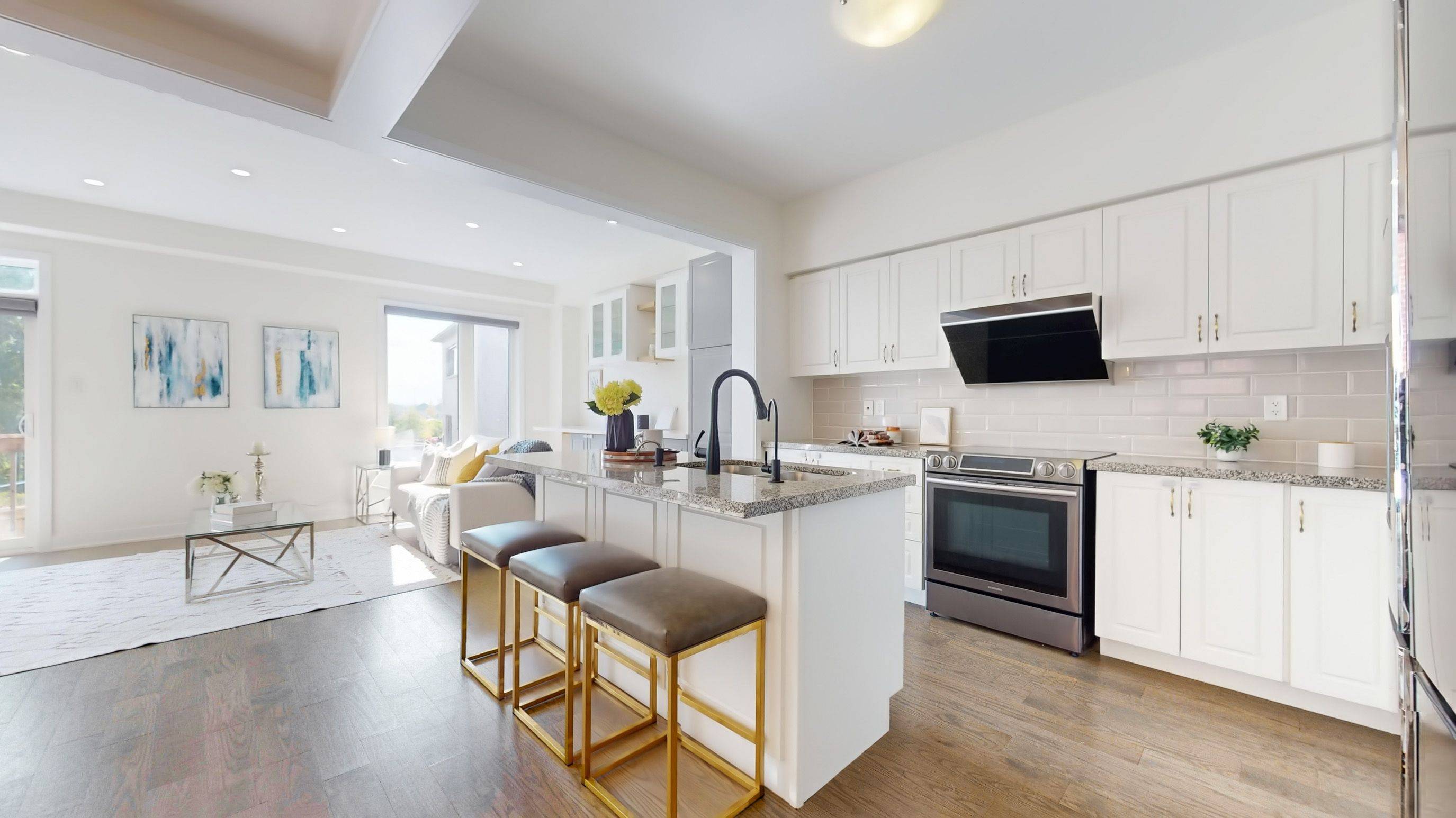 Aurora, ON L4G 0Z4,12 Badgerow WAY