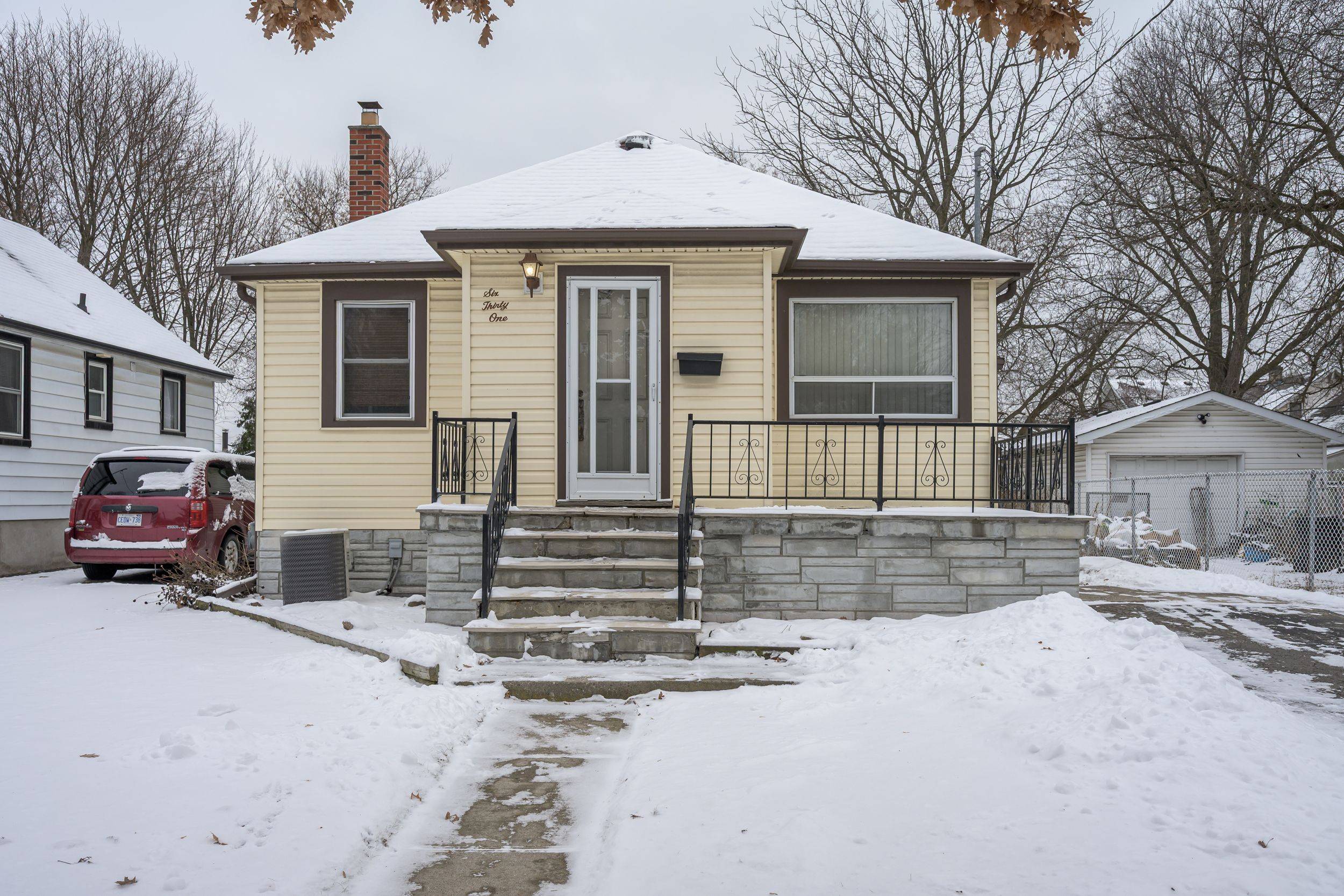 London East, ON N5Y 1V6,631 Glasgow ST