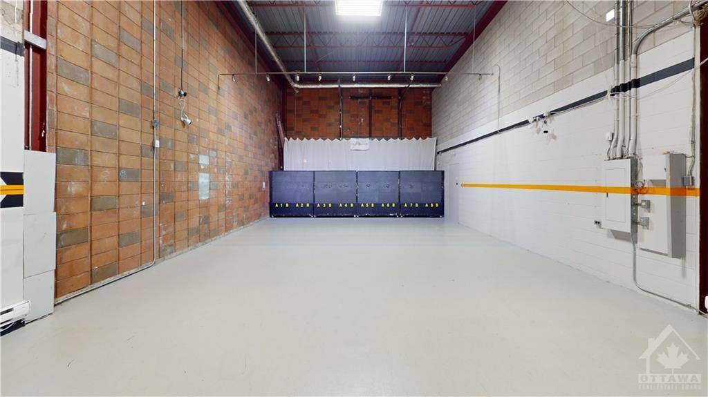 830 INDUSTRIAL AVE #9, Alta Vista And Area, ON K1G 4H3