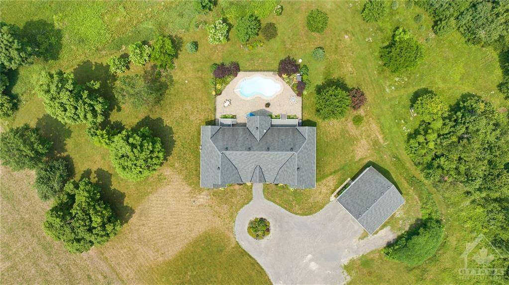 5940 BROPHY DR, Fallowfield Rd South Of Ottawa, ON K0A 2Z0